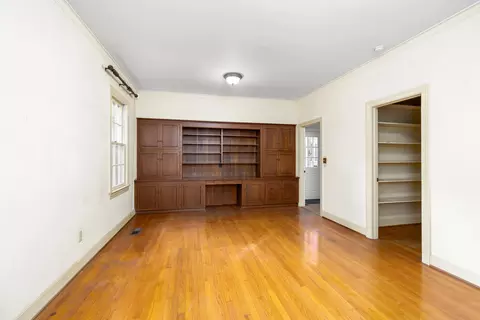 Living - 14 Moise Dr, Sumter, SC 29150 photo 6 of 8