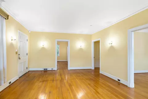 Living - 14 Moise Dr, Sumter, SC 29150 photo 5 of 8
