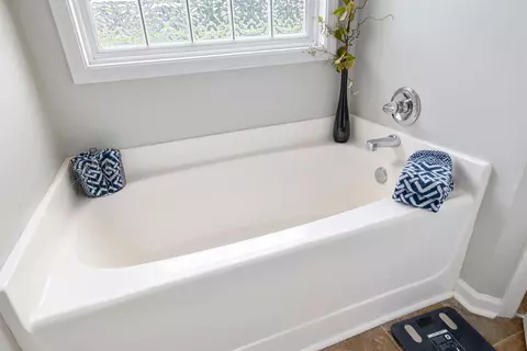 Bath - 3540 Katwallace Cir, Sumter, SC 29154 photo 3 of 5