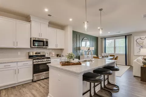 Kitchen - 965 Curlew Cir, Sumter, SC 29150 photo 2 of 4