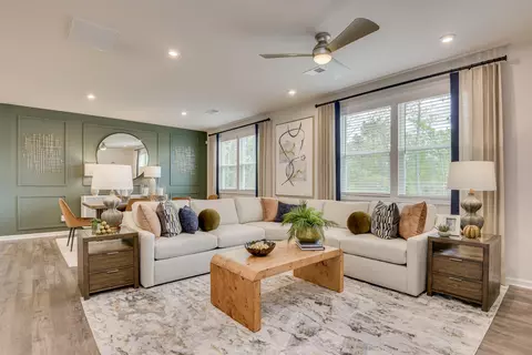 Living - 965 Curlew Cir, Sumter, SC 29150 photo 2 of 3