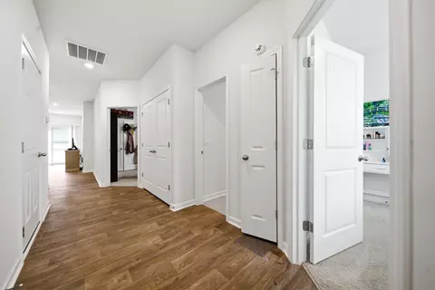 Entry Way - 18 Edgebrook Dr, Lugoff, SC 29078 photo 2 of 2