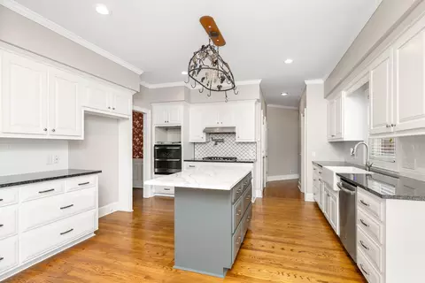 Kitchen - 505 Canvasback Cv, Sumter, SC 29150 photo 2 of 5
