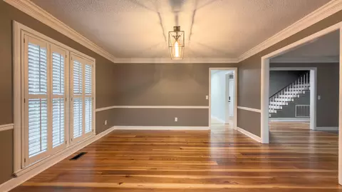Living - 715 Lewis Rd, Sumter, SC 29154 photo 4 of 5