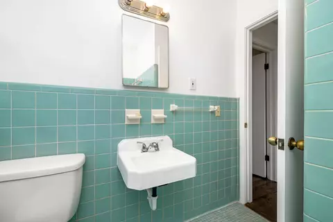Bath - 495 Pinewood Rd, Sumter, SC 29154 photo 2 of 2