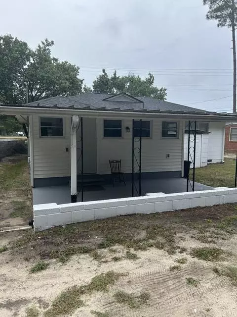 Exterior - 495 Pinewood Rd, Sumter, SC 29154 photo 9 of 11