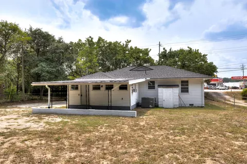 Exterior - 495 Pinewood Rd, Sumter, SC 29154 photo 4 of 11