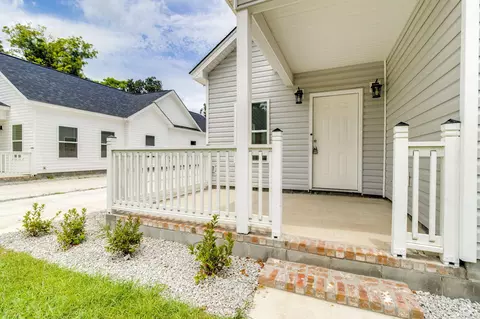 Exterior - 525 Dingle St, Sumter, SC 29150 photo 3 of 6