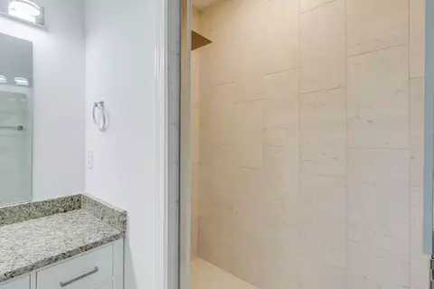 Bath - 527 Dingle St, Sumter, SC 29150 photo 3 of 4