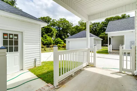 Exterior - 527 Dingle St, Sumter, SC 29150 photo 2 of 3