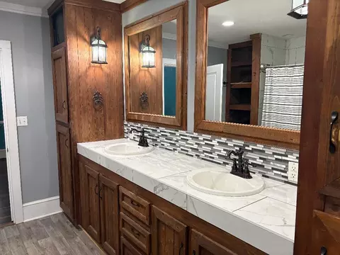 Bath - 44 Alice Dr, Sumter, SC 29150 photo 2 of 4