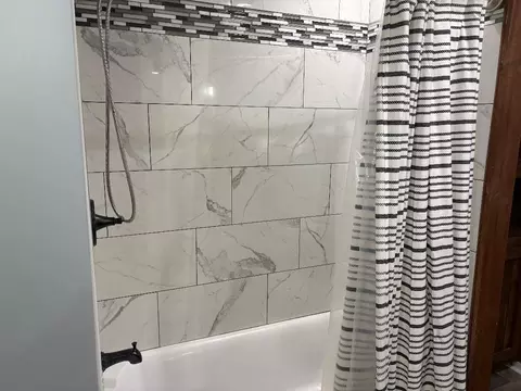 Bath - 44 Alice Dr, Sumter, SC 29150 photo 1 of 4