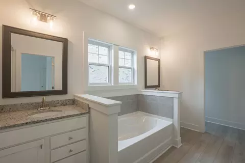 Bath - 2135 Currituck Dr, Sumter, SC 29153 photo 1 of 10