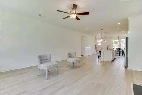 Living - 2135 Currituck Dr, Sumter, SC 29153 photo 2 of 2