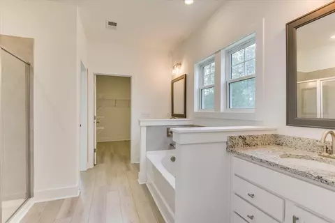 Bath - 2135 Currituck Dr, Sumter, SC 29153 photo 10 of 10