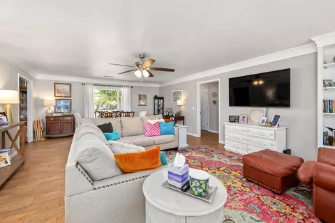 Living - 2302 Gingko Dr, Sumter, SC 29150 photo 1 of 4
