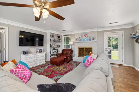Living - 2302 Gingko Dr, Sumter, SC 29150 photo 3 of 4
