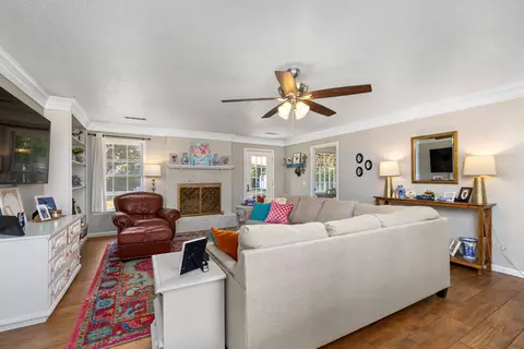 Living - 2302 Gingko Dr, Sumter, SC 29150 photo 4 of 4