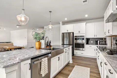 Kitchen - 3350 Lespedeza Ct, Sumter, SC 29150 photo 3 of 5