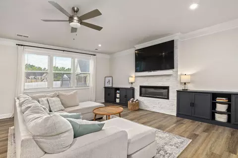 Living - 3350 Lespedeza Ct, Sumter, SC 29150 photo 1 of 2