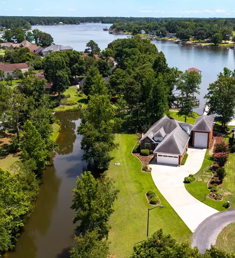 13 Ridge Lake Dr, Manning, SC 29102