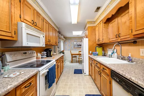 Kitchen - 2202 Graystone Dr, Sumter, SC 29150 photo 1 of 3