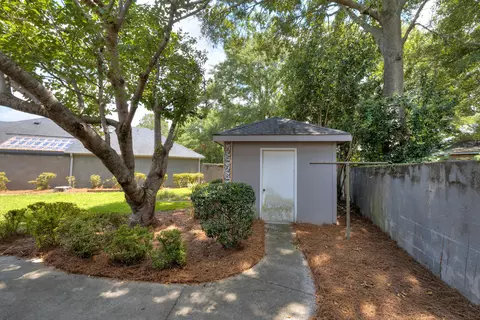 Exterior - 2202 Graystone Dr, Sumter, SC 29150 photo 9 of 10