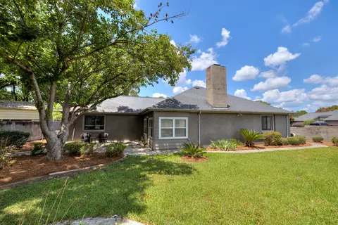 Exterior - 2202 Graystone Dr, Sumter, SC 29150 photo 4 of 10