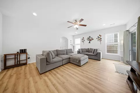 Living - 209 Masters Dr, Sumter, SC 29154 photo 1 of 1