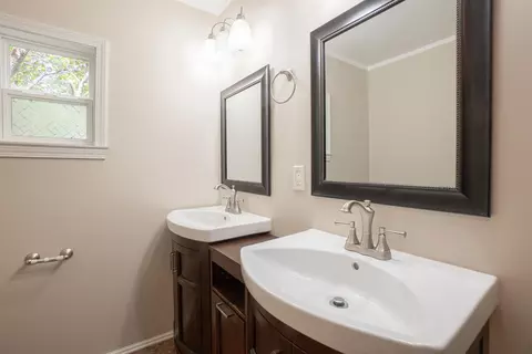 Bath - 419 Baldwin Dr, Sumter, SC 29150 photo 2 of 6