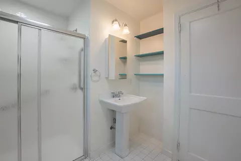 Bath - 419 Baldwin Dr, Sumter, SC 29150 photo 4 of 6