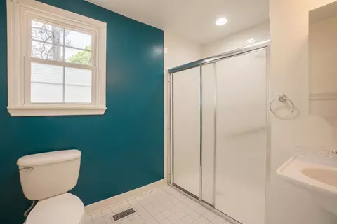 Bath - 419 Baldwin Dr, Sumter, SC 29150 photo 3 of 6