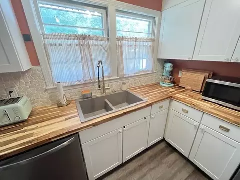 Kitchen - 11 Lindley Ave, Sumter, SC 29150 photo 6 of 8
