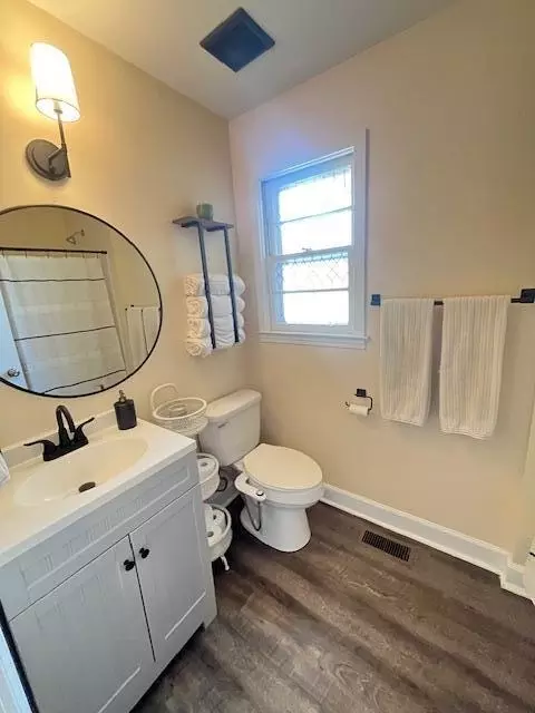 Bath - 11 Lindley Ave, Sumter, SC 29150 photo 1 of 3