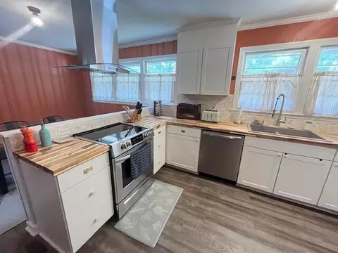 Kitchen - 11 Lindley Ave, Sumter, SC 29150 photo 7 of 8