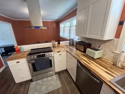 Kitchen - 11 Lindley Ave, Sumter, SC 29150 photo 5 of 8