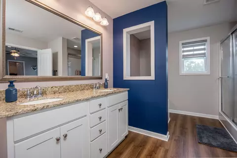 Bath - 3170 Matthews Dr, Sumter, SC 29154 photo 3 of 8