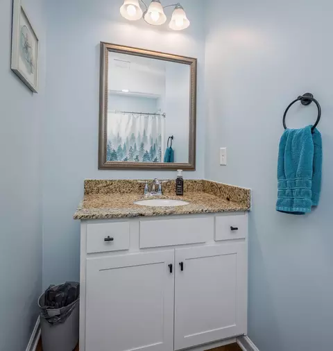 Bath - 3170 Matthews Dr, Sumter, SC 29154 photo 7 of 8