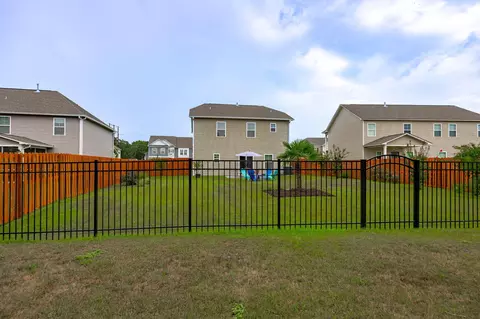Exterior - 3170 Matthews Dr, Sumter, SC 29154 photo 7 of 11