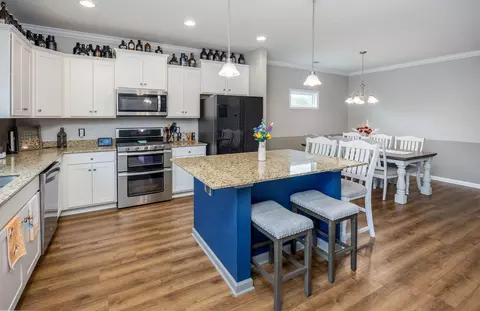 Kitchen - 3170 Matthews Dr, Sumter, SC 29154 photo 2 of 3