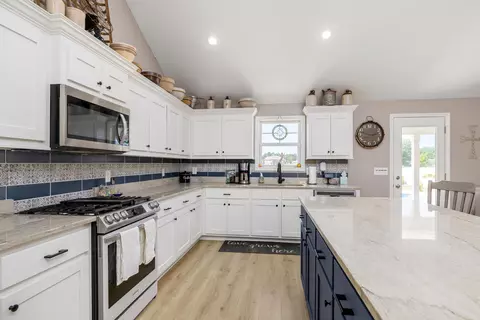 Kitchen - 3565 Katwallace Cir, Sumter, SC 29154 photo 5 of 5
