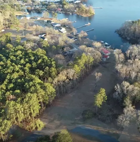 1033 Cuddo Point Dr, Summerton, SC 29148