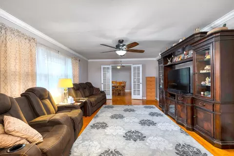 Living - 328 Stuckey St, Sumter, SC 29150 photo 1 of 3