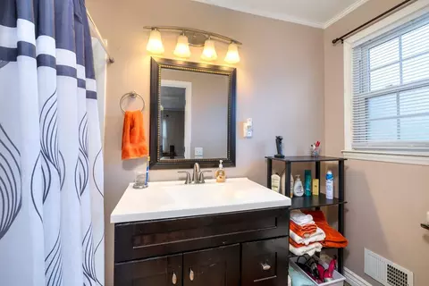 Bath - 328 Stuckey St, Sumter, SC 29150 photo 3 of 4