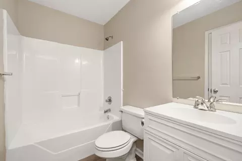 Bath - 70 Senate Ln, Sumter, SC 29154 photo 4 of 4