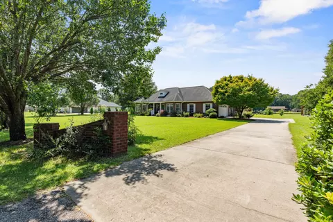 215 Emerald Lake Dr, Sumter, SC 29153