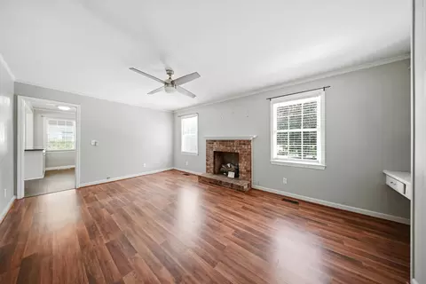 Living - 20 Snowden St, Sumter, SC 29150 photo 3 of 5
