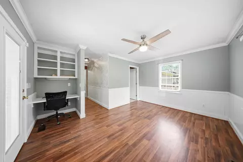 Living - 20 Snowden St, Sumter, SC 29150 photo 5 of 5