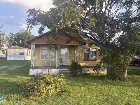 336 E Sumter St, Mayesville, SC 29104