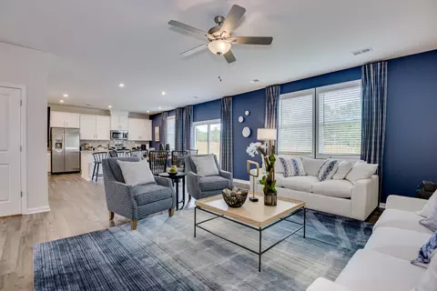 Living - 3220 Zeppelin Ln, Sumter, SC 29154 photo 4 of 13
